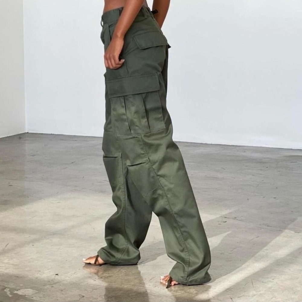Local European green cargo pants